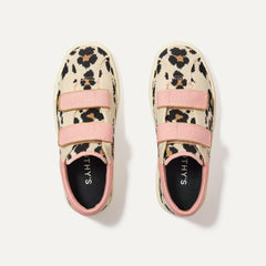 The Kids Strap Sneaker in Cat Blush shown from the top. 