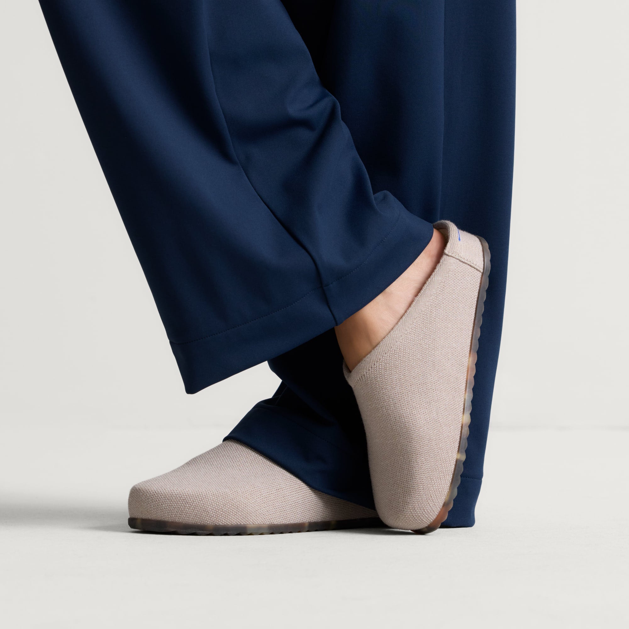 hover | Model wearing The Casual Clog in Dove.