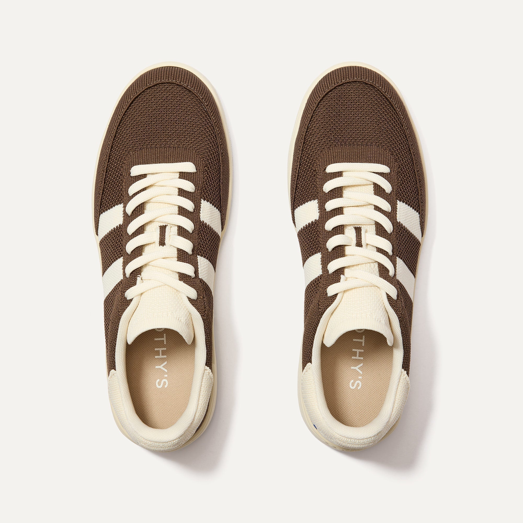 The Men's Court Sneaker in Dugout shown from the top. 