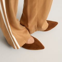 hover | Model wearing The Point III in ReVelvet Russet.