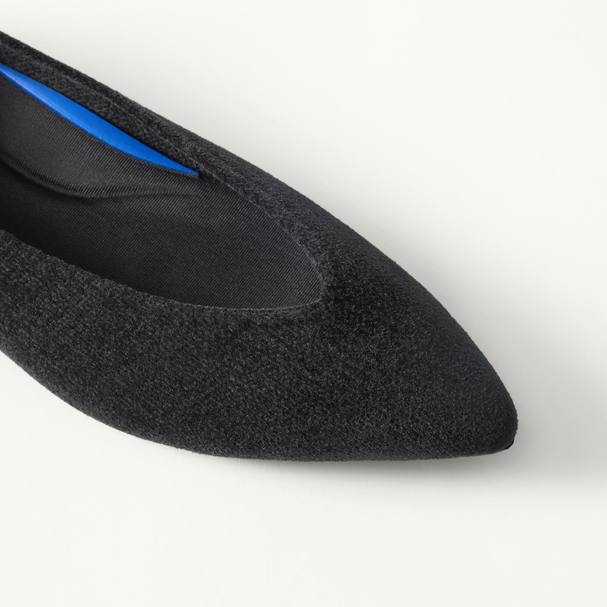 macro | Close up of the toe and vamp on The Point III in ReVelvet Black.