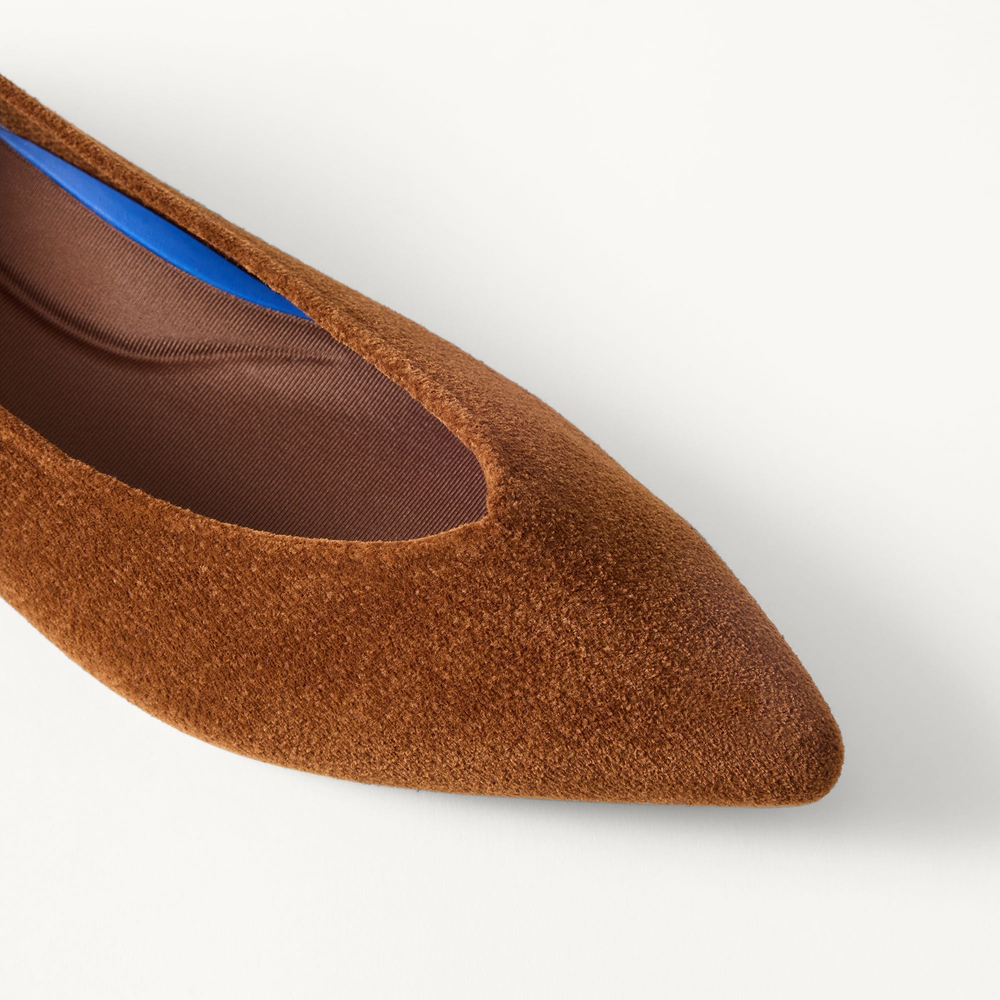 macro | Close up of the toe and vamp on The Point III in ReVelvet Russet.
