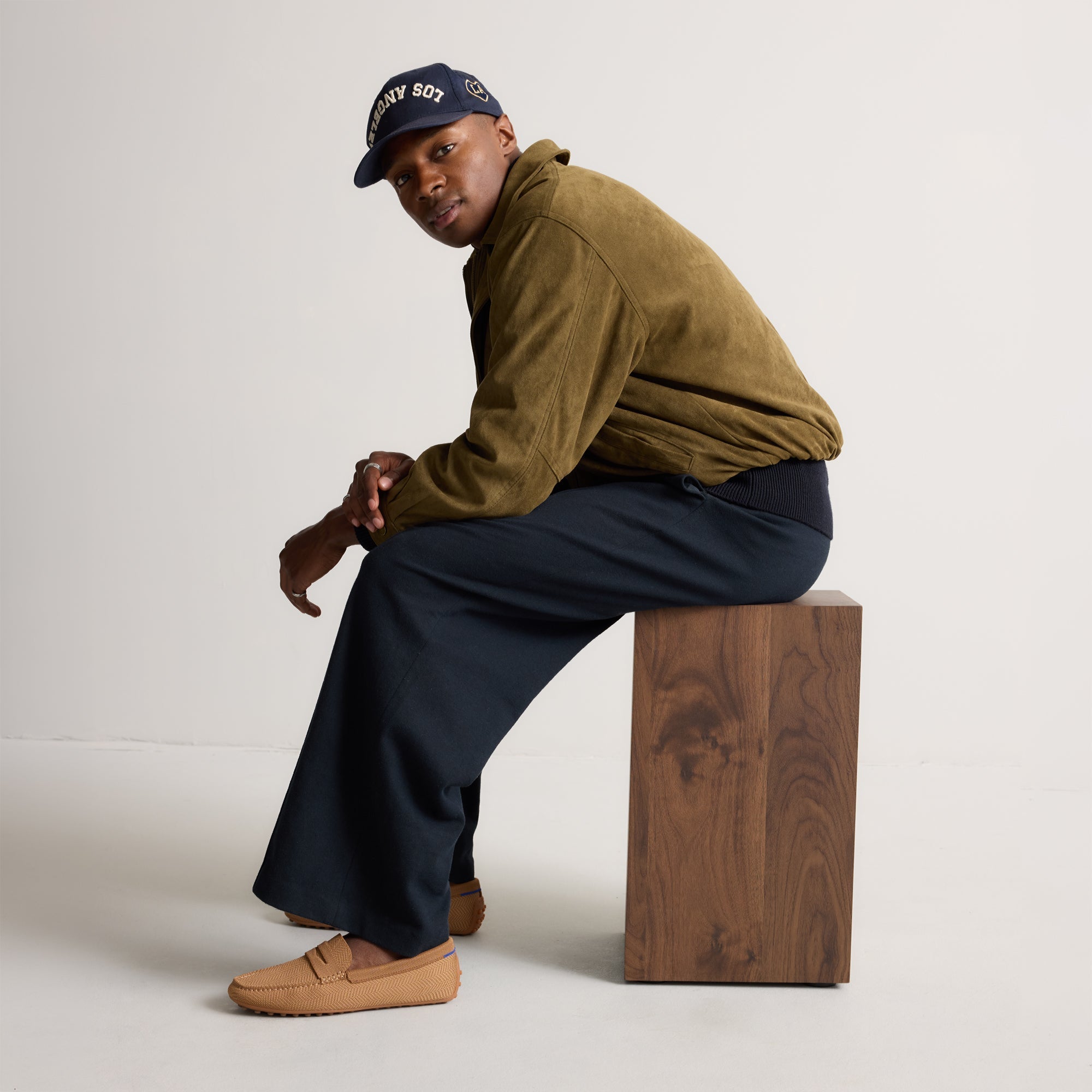model | An alternate image of a model wearing the Men's Daily Driver in Oak Herringbone.